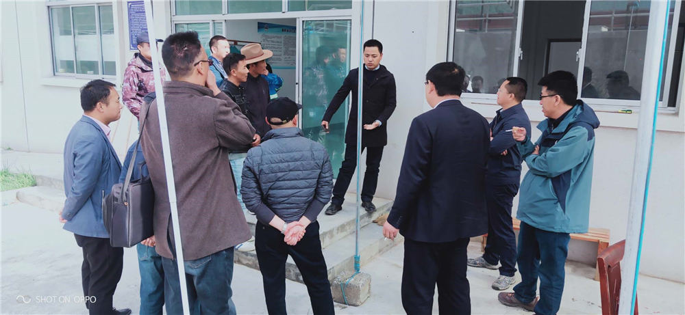 西南督查組在自治區(qū)、日喀則市、吉隆縣、吉隆鎮(zhèn)有關(guān)領(lǐng)導(dǎo)的陪同下對(duì)吉隆鎮(zhèn)污水處理廠檢查工作